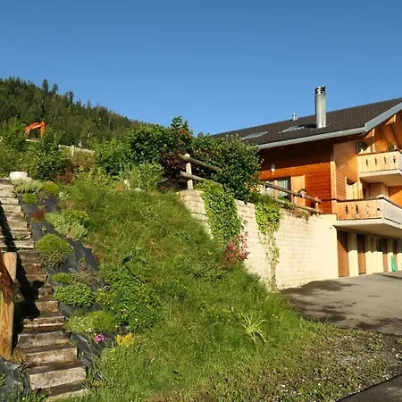 Des Chevreuils Apartment